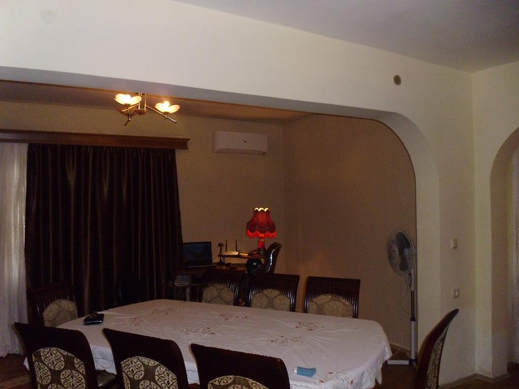 Готель Private House In Батумі Номер фото